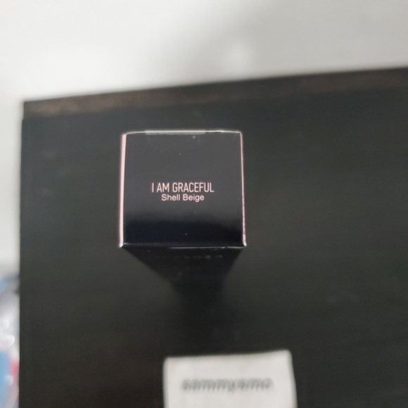 REALHER Power Wear Probiotic Foundation in I AM GRACEFUL 1.2 fl Oz NIB - Picture 3 of 3